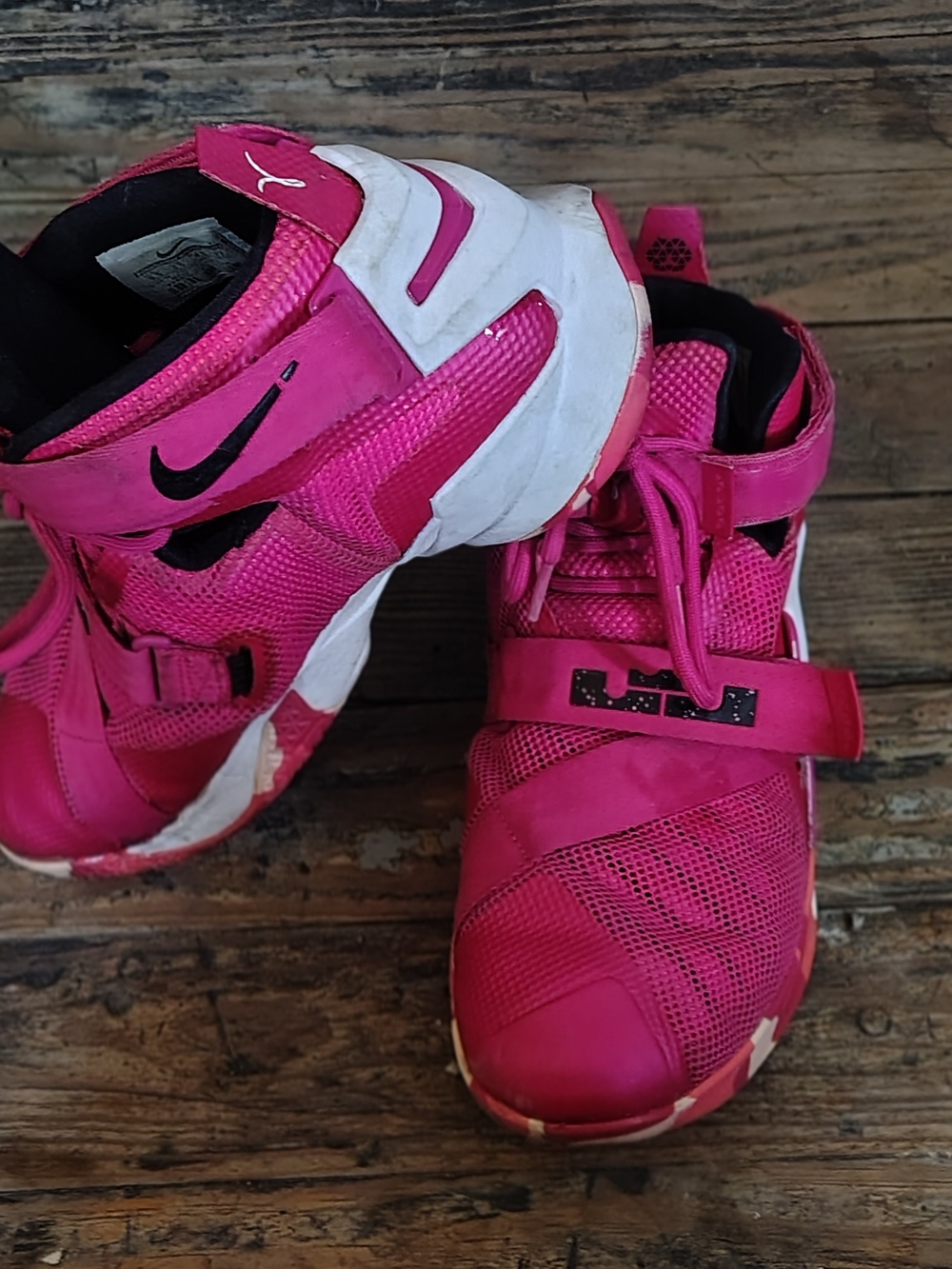 Nike Womens LeBron Pink Athletic Sneakers